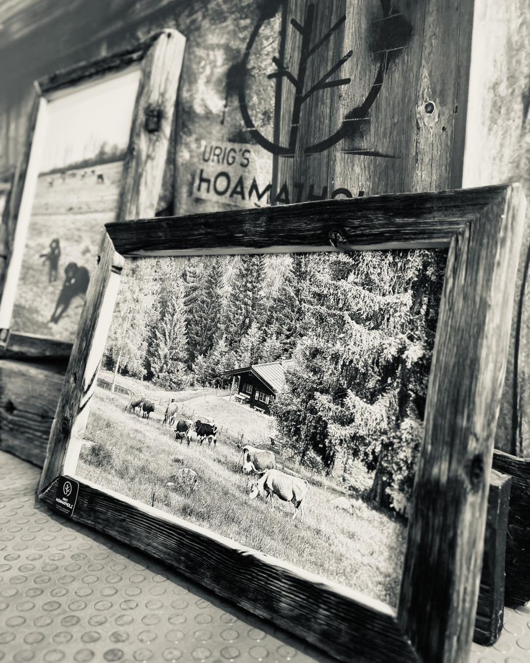 Großer Altholzrahmen mit Landschaftsfoto