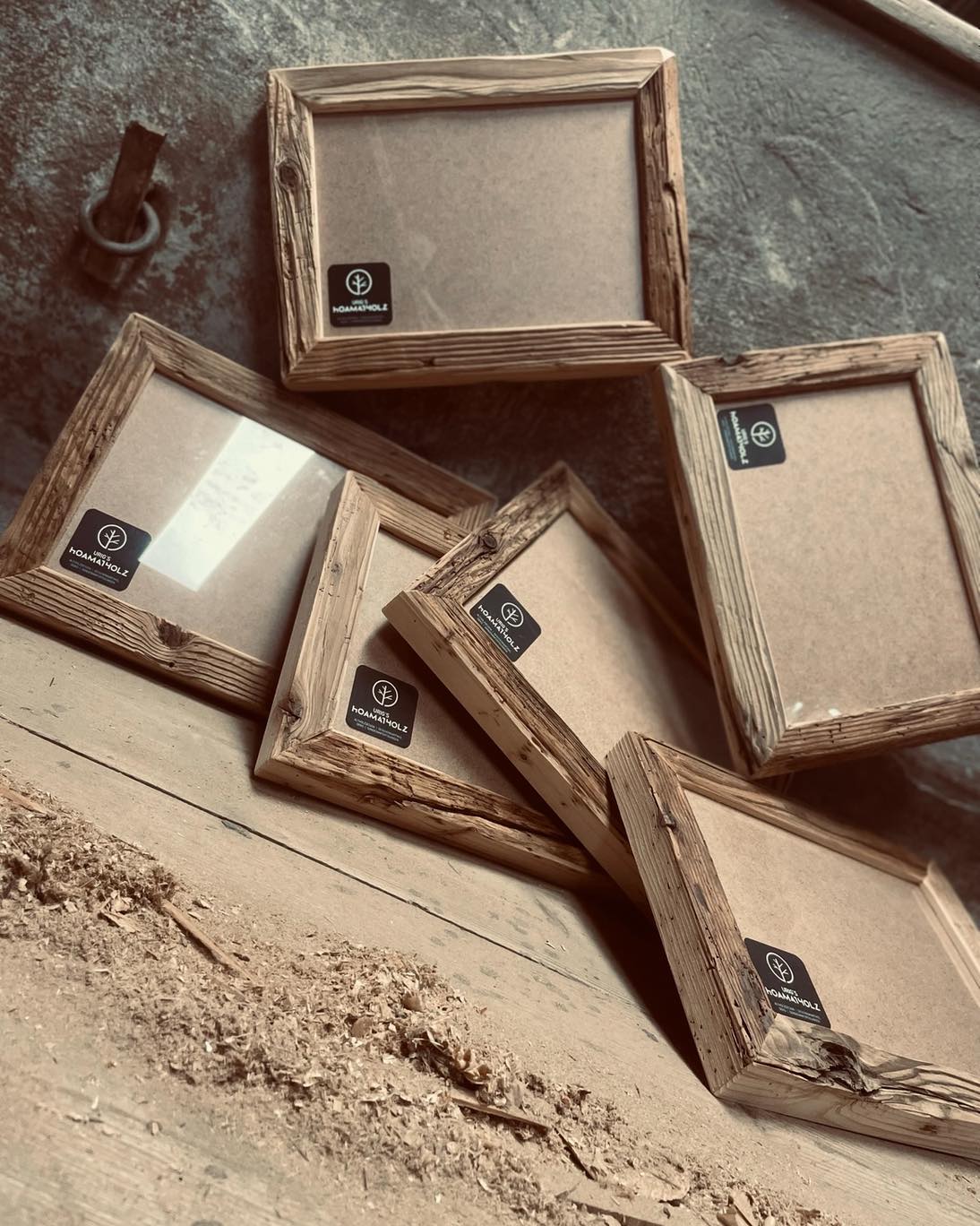 Mehrere kleine Altholzrahmen